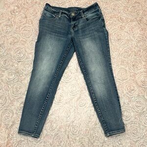 Maurices Mid-Rise X-short 
Size Medium